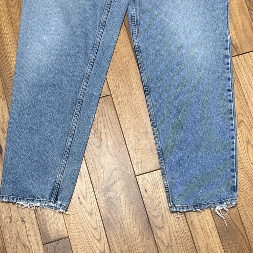 Vintage GUESS Men's Distressed Light Blue Denim Jeans - Picture 5 of 7
